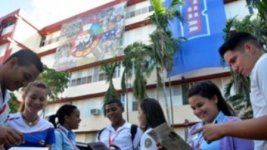  Cuba, l'enseignement secondaire « toujours vers le haut »