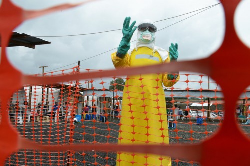 Cuba envoie 165 experts pour lutter contre Ebola