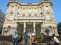  Les Etats-Unis et Cuba rouvrent officiellement leurs ambassades