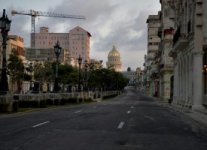 A la nuit tombée, les rues désertées de La Havane pour contrer le Covid-19