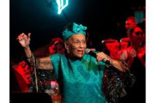 Omara Portuondo fête sur scène ses 90 ans